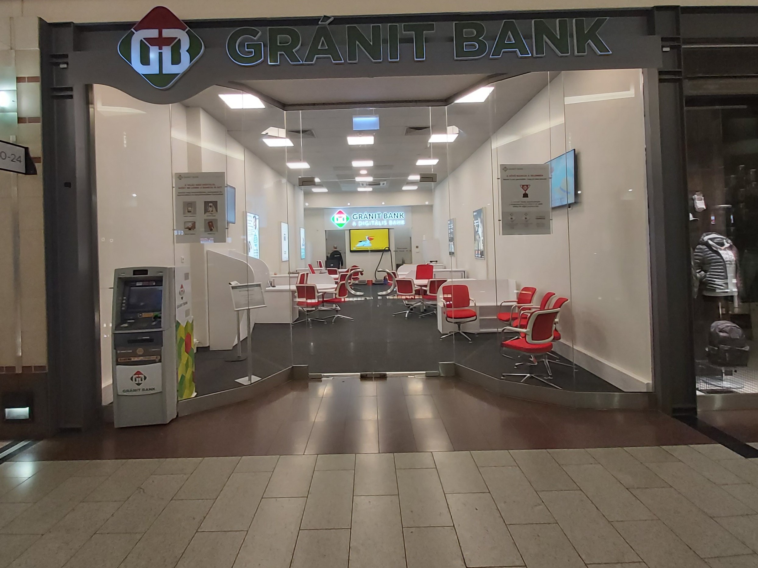Gránit Bank Westend, bankfiók átépítési munkái